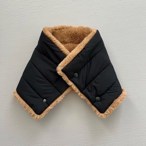 Reversible faux fur scarf